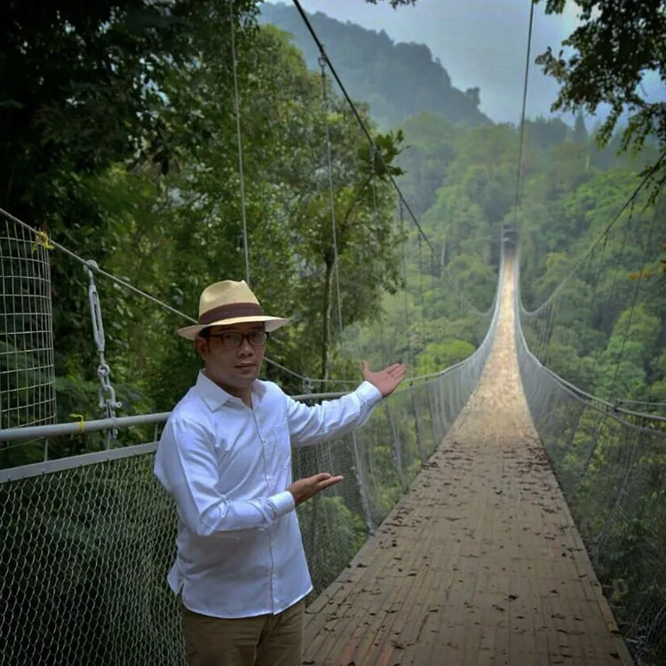 Jembatan Gantung Situ Gunung, Destinasi Instagramable di Sukabumi. Ridwan Kamil Getol Promosi! 6