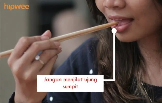 10 Etika Pakai Sumpit yang Berlaku di Jepang. Ternyata Banyak Banget Aturannya Lo 14