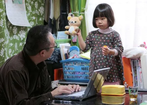 Figur Bapak Nggak Hanya Bekerja Cari Nafkah. 'Ikumen' di Jepang Membuat Mereka Ikut Urus Anak 7