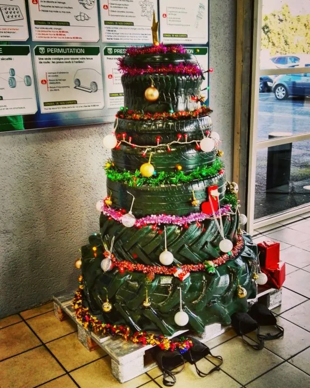 12+ Cemara Bohongan dari Benda di Sekitar untuk Dekorasi Natal. Nggak Perlu Beli yang Mahal 25