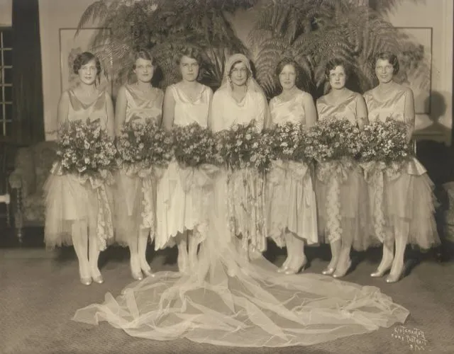7 Fakta yang Jadi Sebenar-benarnya Alasan Kenapa Busana Bridesmaid Harus Seragam dan Kompakan 9
