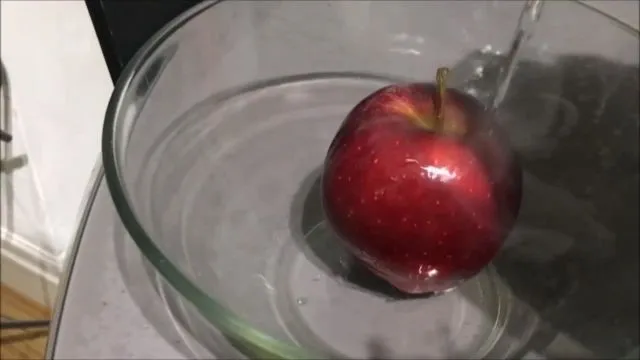 6 Tips Hilangkan Lapisan Lilin pada Buah Impor Tanpa Mengupas Kulitnya 7 menghilangkan lapisan lilin pada buah