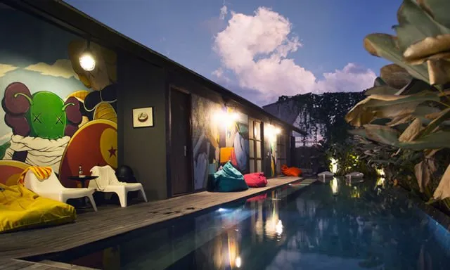 Rekomendasi Hostel Murah di Seminyak, Bali dengan Kolam Renang. Harganya Cuma 100 ribuan Lho! 13