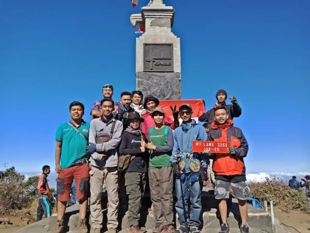 Percayalah, Sebaik Apapun Rencanamu. Sungguh Rencana Tuhan Jauh Lebih Indah dan Sempurna 3 Puncak Gunung Lawu