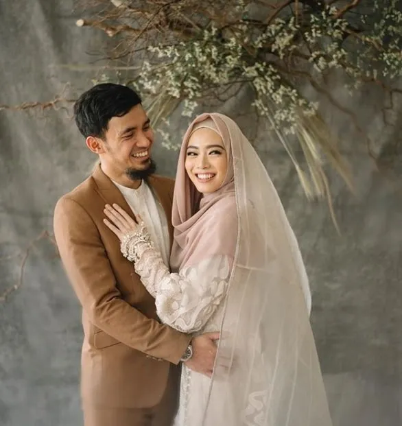 Menilik Perjalanan Kisah Lindswell Kwok dan Ahmad Hulaefi. Teman tapi Menikah Versi Atlet Wushu Nih 10