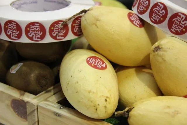 Akhirnya Ada Stiker yang Bikin Buah Tahan Lama! Hmm, tapi Jangan-Jangan Ini Sama Kayak Pengawet? 4