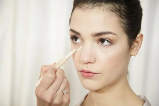 8 Tips Makeup Simpel Tapi Tetap Menawan Ala Bridesmaid. Nggak Perlu Medok, Apalagi Sampai Ngalahin Pengantin 11