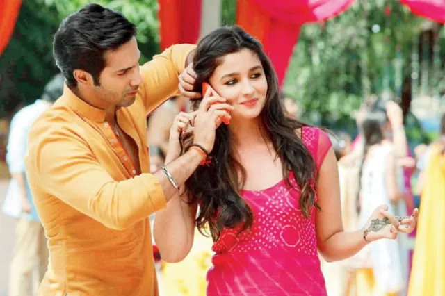 12 Scene Romantis Ala India yang Nggak Kalah Bikin