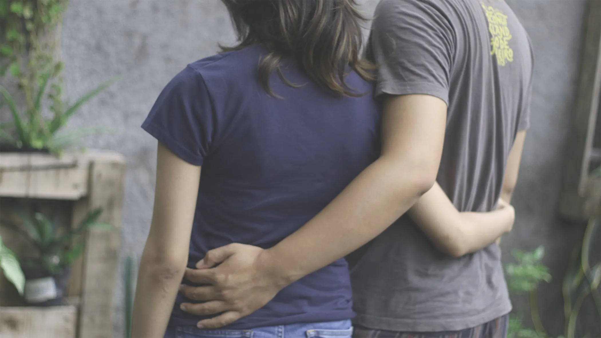 7 Cara Pegangan Tangan Sama Pasangan Ini Menunjukkan Bagaimana Hubungan Kalian Berjalan Lho 13