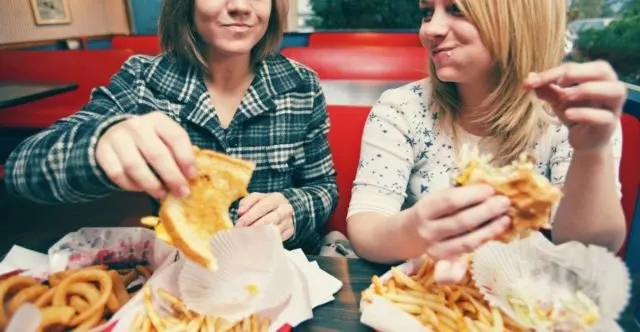 7 Patokan 'Cheating Day' atau Libur Diet Sehari. Bebas Makan Apa Saja TAPI Terkendali 13