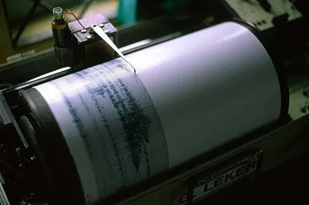 Mengenal Sistem Peringatan Dini Tsunami di Indonesia Bekerja, Mulai Dari Buoy, Sampai Tide Gauge 7
