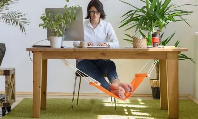 Lembur di Kantor Memang Tak Selalu Menyenangkan, Tapi 11+ Barang Ini Membuat Hidupmu Dimudahkan 14