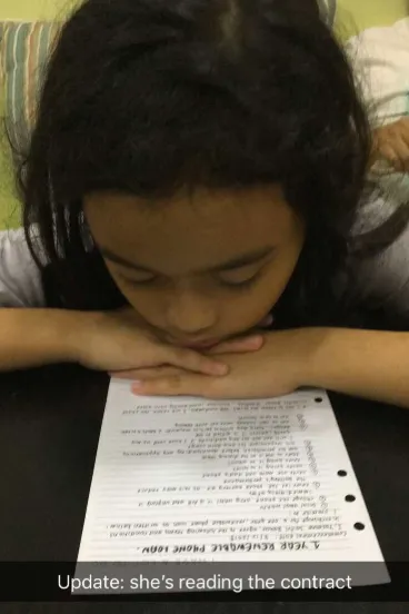 Minta Ganti HP Baru, Bocah ini Setujui Kontrak dengan Orang Tua.