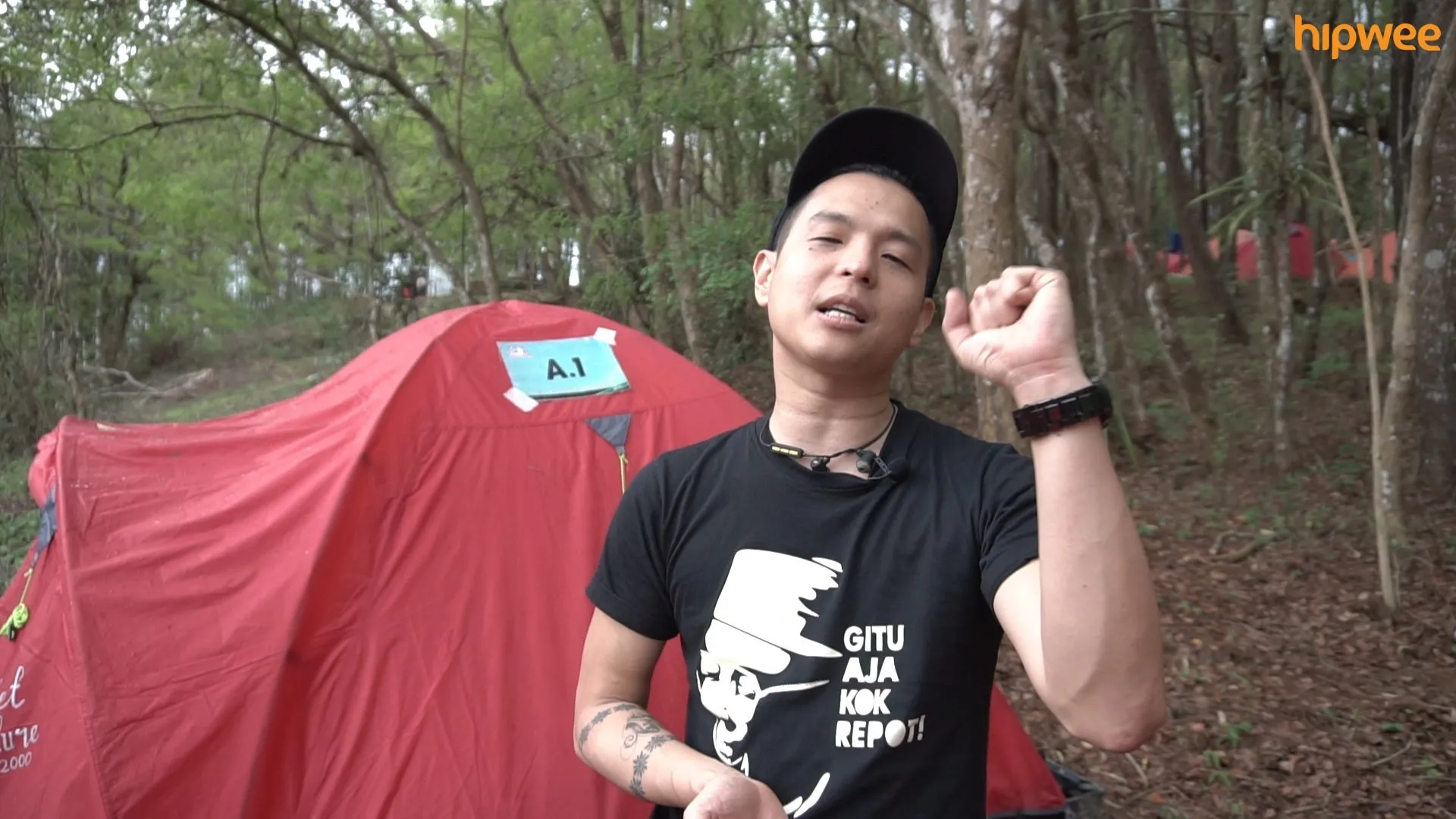 Ngobrol Santai Bareng Ernest Prakasa di Hutan Pinus, dari Dunia Komedi Sampai Film Milly & Mamet 5