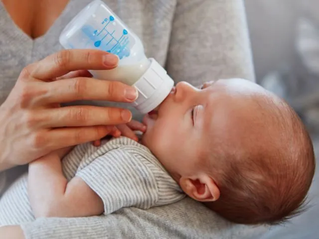 7 Alasan Mulia di Balik Ibu yang Rutin Memompa ASI-nya. Jangan Judge Mereka! 9