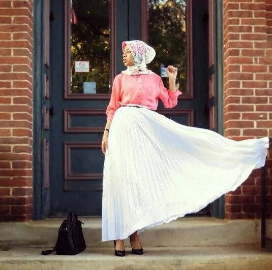 11 Padu Padan Hijab Sesuai Tren Warna 2019. Nggak Harus Beli Baru, Bongkar Lemari Aja! 20