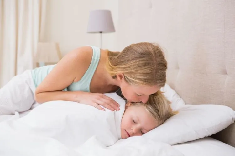 8 Solusi Mengatasi Anak Demam tanpa Banyak Drama. Para Ibu Baru Wajib Baca 9