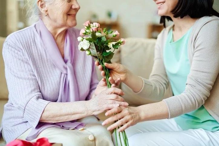 10 Ide Hadiah Favorit Mama untuk Hari Ibu yang Nggak Akan Bikin Kamu Bangkrut. Terkesan dan Pasti Patut 12
