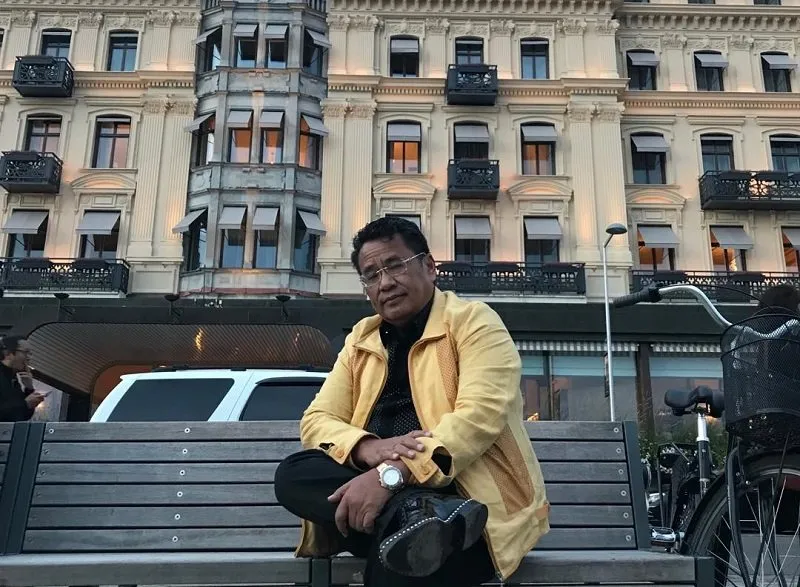 Hotman Paris Ditahan Polisi di Italia Karena Membawa Uang Terlalu Banyak. Orang Kaya Mah Bebas ya!