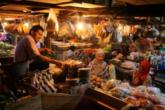 7 Tips untukmu yang Mau Belanja di Pasar Tradisional tapi Nggak Jago Nawar, Takut Ketipu :( 10