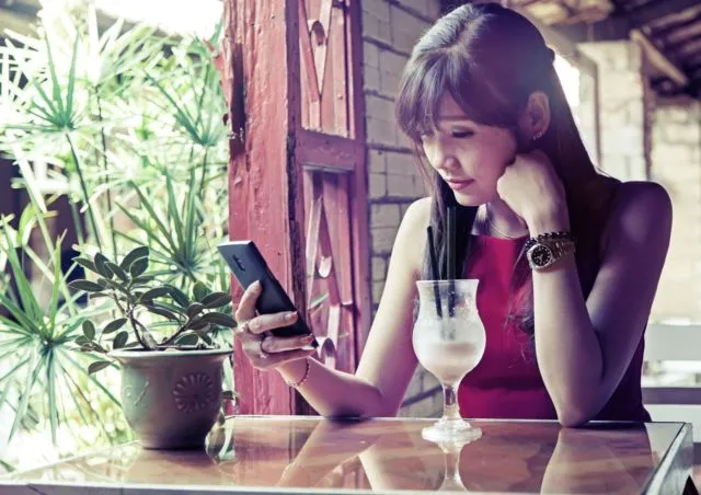 Selain Bikin Video Trailer, Inilah 6 Hal yang Bisa Cewek Lakukan Saat Nunggu Balasan Chat Pacar 8