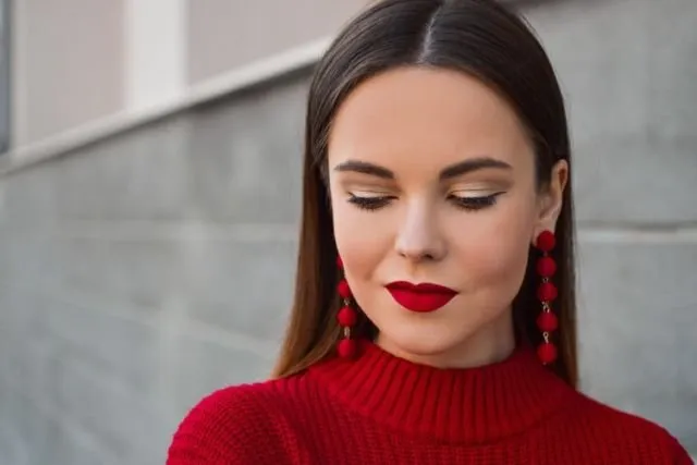 7 Panduan Pilih Warna Lipstik Disesuaikan dengan Acara. Biar Nggak Salah, Apalagi Dianggap Norak 13