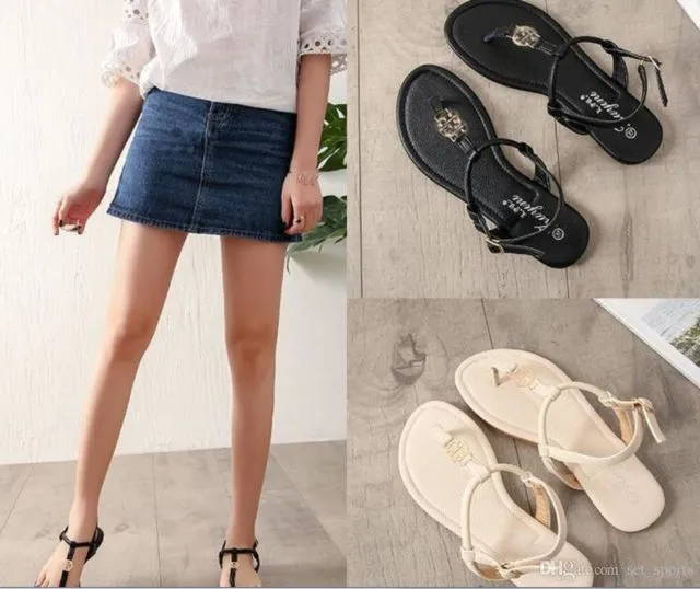 15+ Rupa-Rupa Tampilan Kece Sandal Jelly. Lapisannya Anti Air, Nggak Takut Kehujanan Lagi 29