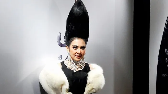 11+ Gaya Rambut Seleb yang Ikonik Banget pada Zamannya. Kamu Pernah Niru yang Mana nih? 24