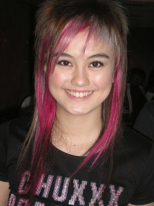 11+ Gaya Rambut Seleb yang Ikonik Banget pada Zamannya. Kamu Pernah Niru yang Mana nih? 20