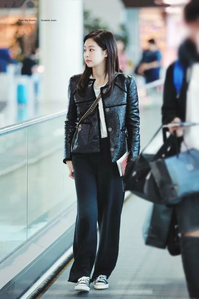 Modest dan Tidak Terbuka, 10 Gaya Personil BLACKPINK ini Bisa Ditiru. Kata Siapa Harus Pamer Paha Melulu? 12