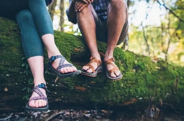 Jenis Alas Kaki yang Biasa Dipakai Cowok, tapi Bisa Juga Buat Cewek 7