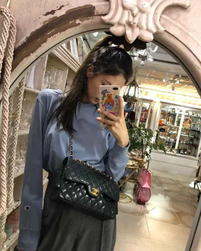 Ultah Hari Ini, Yuk Intip 10+ Inspirasi Outfit ala Jennie Blackpink yang Elegan sampai Casual 23