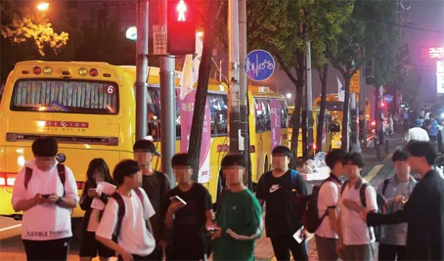 12 Realita di Balik Kenapa Guru Les di Korea Selatan Bisa Tajir Melintir dan Dipuja Bak Selebriti 15