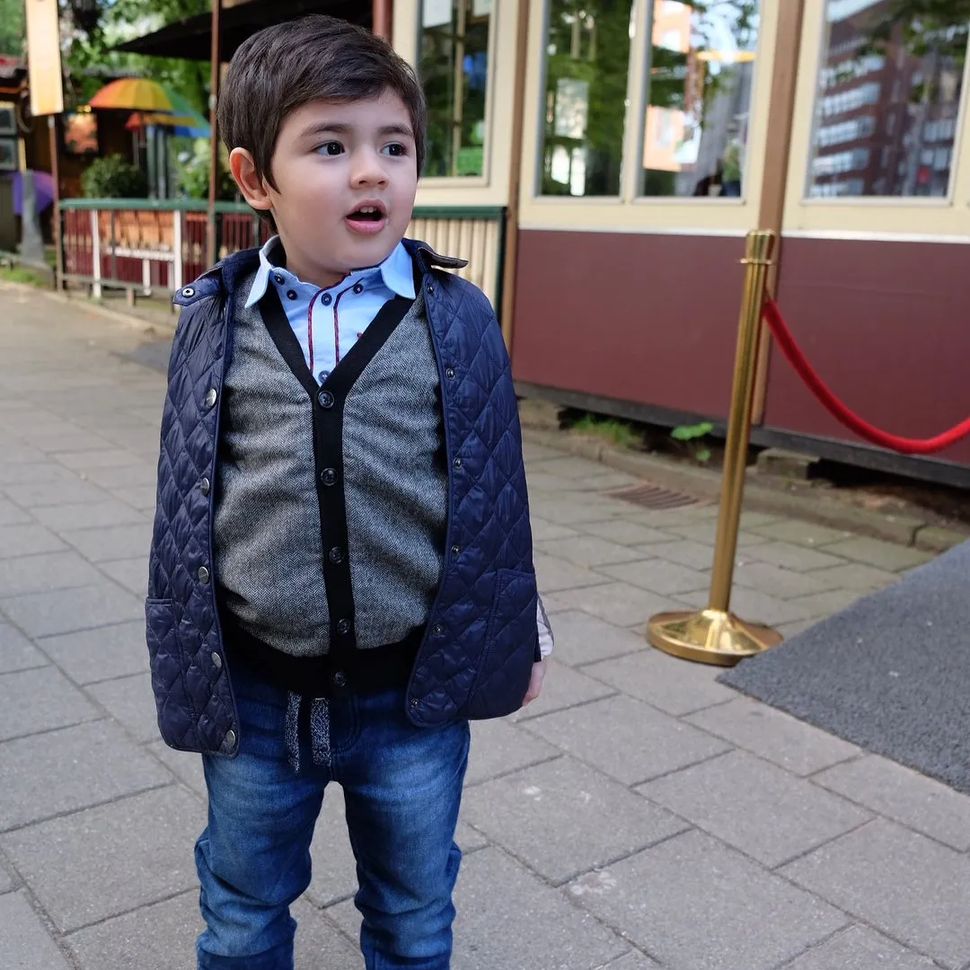 Beruntungnya Carissa Puteri Punya 2 Anak Cowok yang Ganteng Semua. Calon Imam Masa Depan! 16