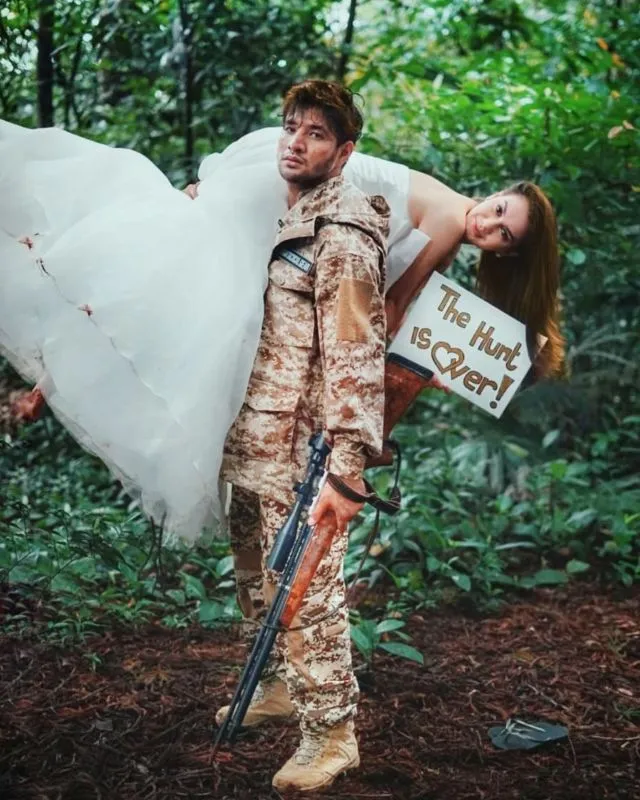 10 Foto Prewedding di Hutan dengan Tema yang Unik. Nggak Kalah Sama Ammar Zoni dan Irish Bella! 12