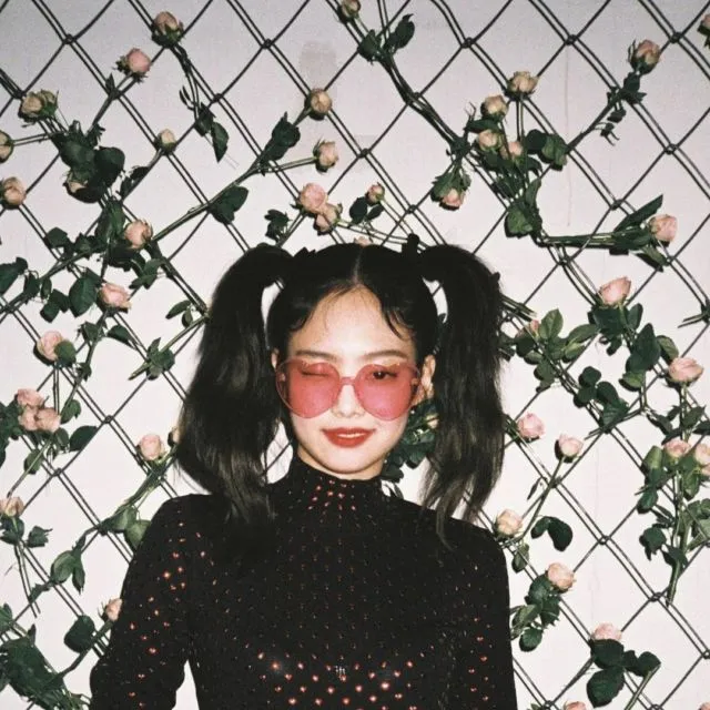 Ultah Hari Ini, Yuk Intip 10+ Inspirasi Outfit ala Jennie Blackpink yang Elegan sampai Casual 15