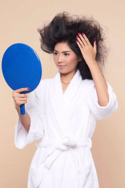 4 Cara untuk Mengurai Rambut Sasakan dengan Benar. Jangan Asal Sisir Aja, Bisa Runyam 5