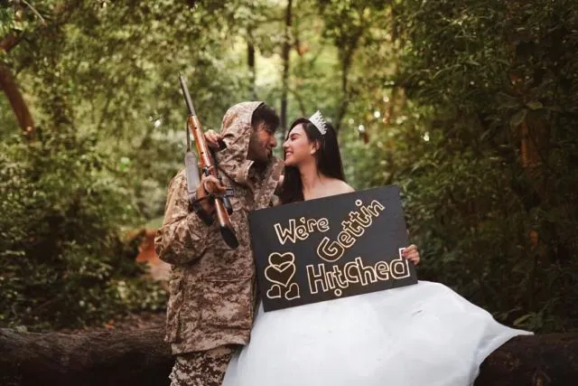10 Foto Prewedding di Hutan dengan Tema yang Unik. Nggak Kalah Sama Ammar Zoni dan Irish Bella! 13