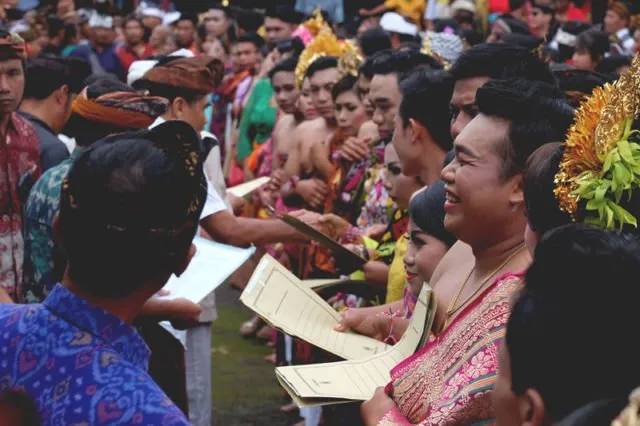 Nikah Massal Nggak Cuma Tradisi Tapi Juga Jadi Solusi. Seperti di DKI Jakarta pas Malam Tahun Baru Ini 7