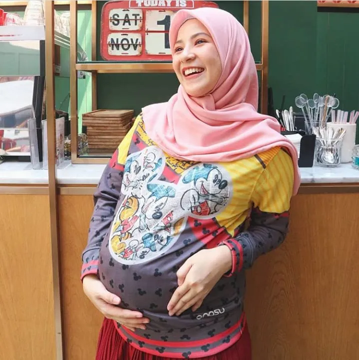 6 Prediksi Tren Motif Hijab Tahun 2019 yang Wajib Kamu Lirik, Mulai dari Warna Zen Sampai Bentuk Galaksi 7