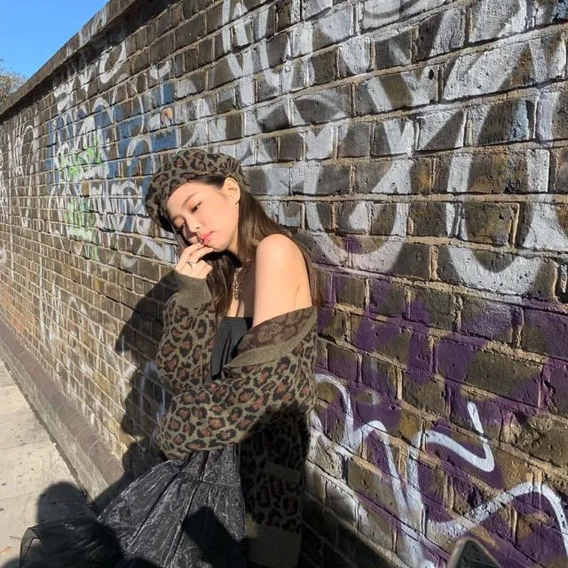 Ultah Hari Ini, Yuk Intip 10+ Inspirasi Outfit ala Jennie Blackpink yang Elegan sampai Casual 17