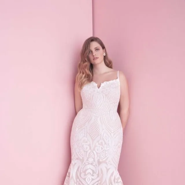 6 Pedoman Memilih Gaun Pengantin untuk Perempuan Berisi. Siapa Bilang Nggak Bisa Tampil Menawan Hati 8