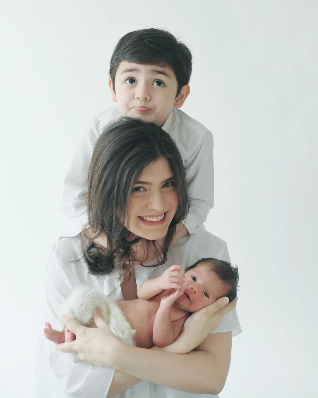 Beruntungnya Carissa Puteri Punya 2 Anak Cowok yang Ganteng Semua. Calon Imam Masa Depan! 21