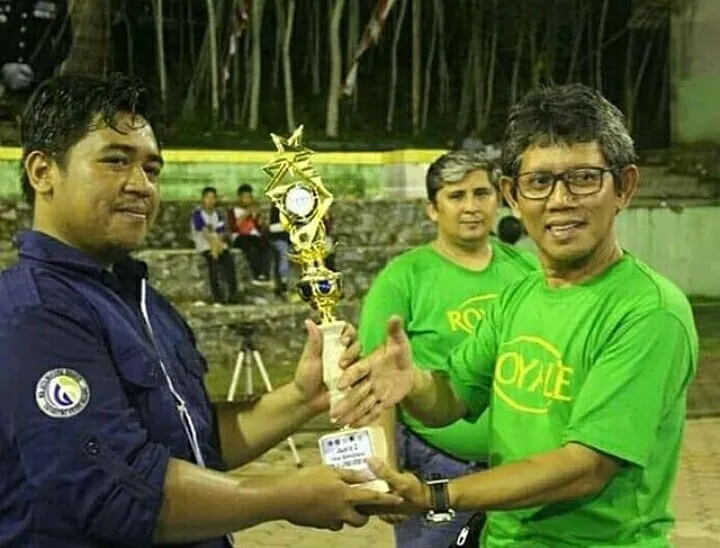 15 Potret Bapak-bapak Lawak yang Bikin Ngakakmu Awet Kayak Mendung Sore ini. Kacau, Kocak Banget! 30