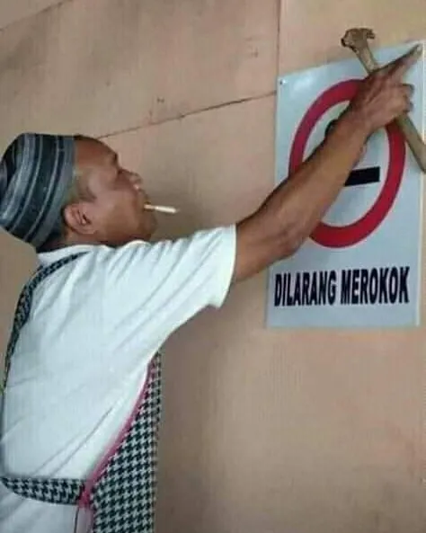 15 Potret Bapak-bapak Lawak yang Bikin Ngakakmu Awet Kayak Mendung Sore ini. Kacau, Kocak Banget! 23