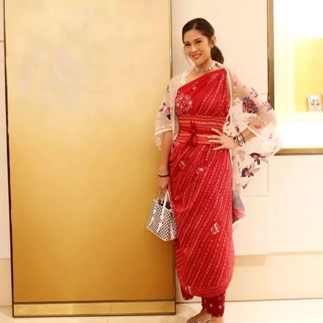 Daripada Bingung Pakai Apa Saat Ke Nikahan, Mendingan Simak 12 OOTD Kondangan Sesuai Zodiak Ini 17