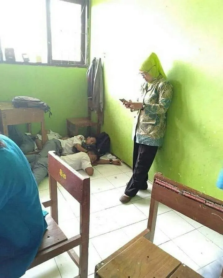 16 Adegan Absurd yang Hanya Ditemui di Kelas. Jadi Teringat Masa Nakal-Nakal Pas Masih Sekolah nih! 32