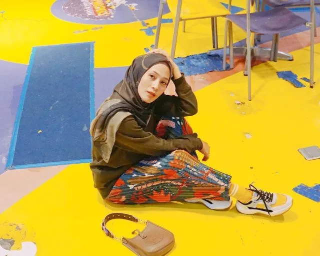 Udah Jadi Ibu-Ibu, 7 Seleb ini Masih Pantas Disebut Gadis. Ada yang Punya Anak 5! 14