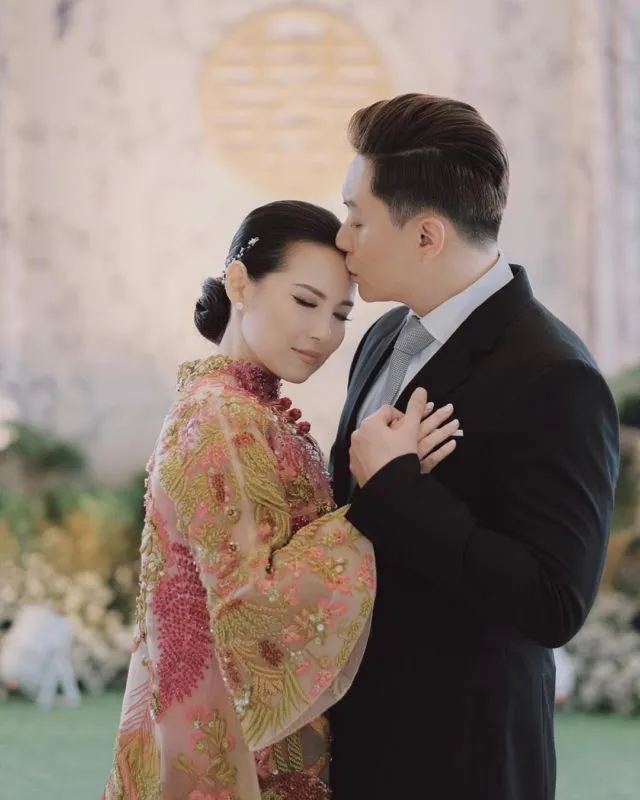 9+ Potret Pernikahan Romantis Edric Tjandra-Vanny. Hipwee Jatuh Cinta dengan Makeupnya! 12