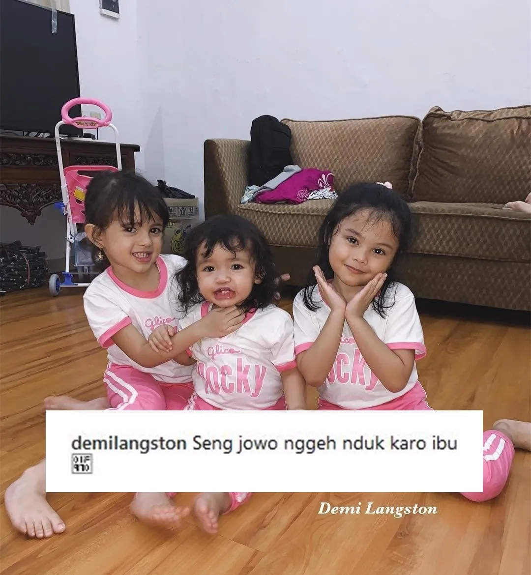 Kumpulan Foto Demi Langston, Bule Jawa Beranak 3 Tapi Masih Seperti Gadis! 16
